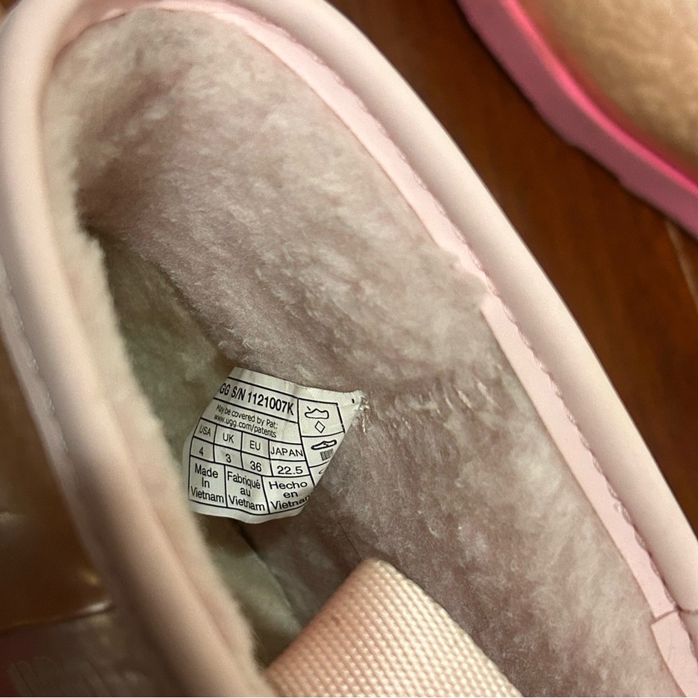 UGG Kids Classic Clear Mini Il boots Waterproof Snow Shoes Pink Combo Size 4 - Picture 8 of 8
